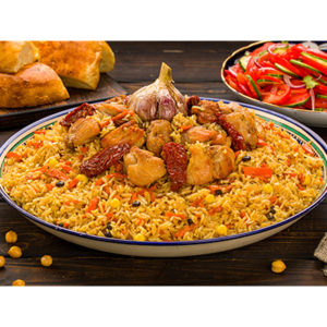 Плов с курицей и вялеными томатами